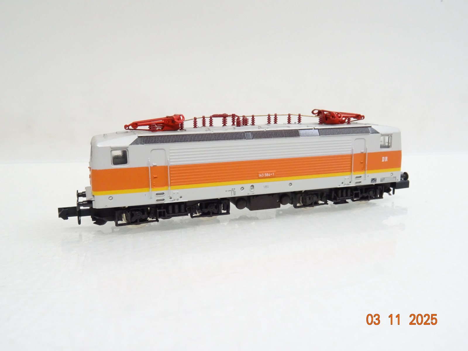 Arnold N 2307 E-Lok BR 143 584-1 der DR in OVP JL4064 – Bild 3