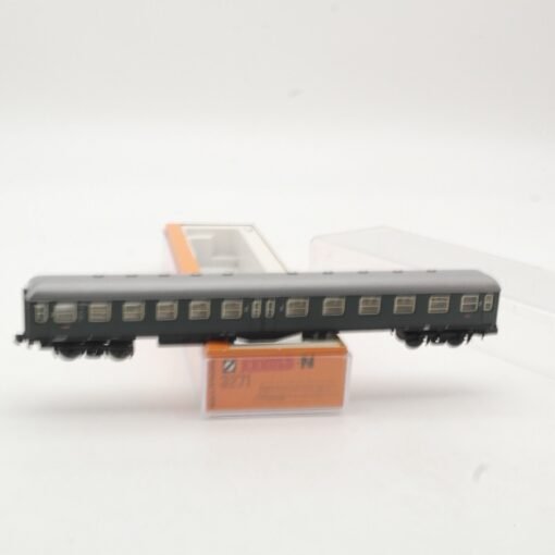 Arnold N 3271 Personenwagen Mitteleinstiegswagen 3 KL. der DB in OVP RR251 – Bild 3