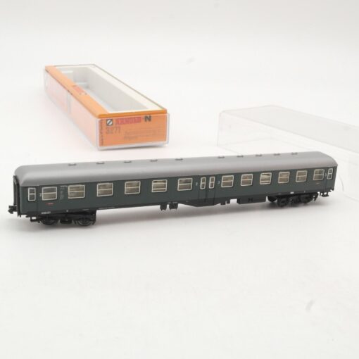 Arnold N 3271 Personenwagen Mitteleinstiegswagen 3 KL. der DB in OVP RR251