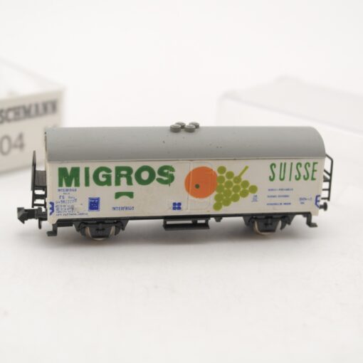 Atlas N gedeckter Güterwagen Migros Suisse in EVP RR2231