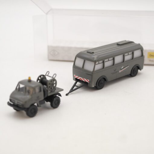 Brekina 1:87 018084 Unimog 411 Fernmeldedienst + Baubude in OVP QR8841