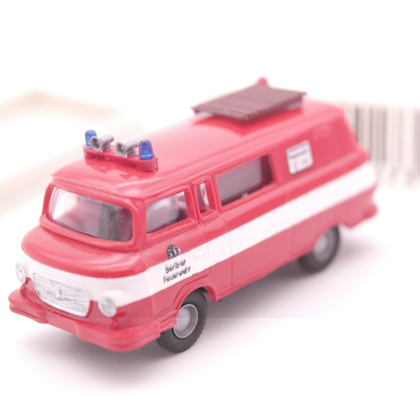 Brekina ? 1:87 Barkas B 1000 Berliner Feuerwehr in EVP RT7479