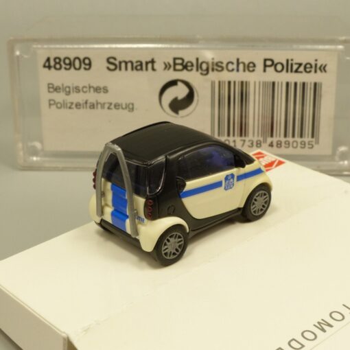 Busch 1:87 48909 Smart fortwo Belgische Polizei in OVP EX3408 – Bild 3
