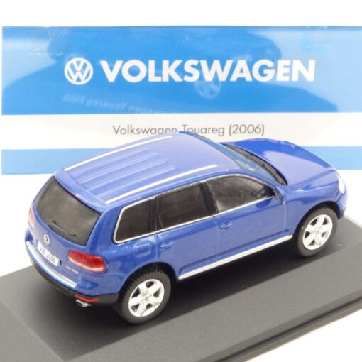 De Agostini 1:43 Volkswagen Touareg 2006 metallic in PC-Box EX4054 – Bild 3