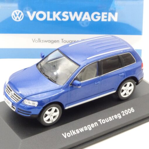 De Agostini 1:43 Volkswagen Touareg 2006 metallic in PC-Box EX4054