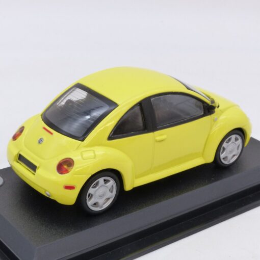 Del Prado 1:43 Volkswagen New Beetle gelb auf Podest, siehe Bilder o. EB6560 – Bild 3