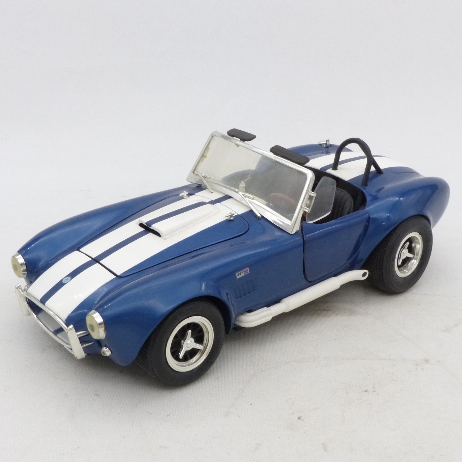 ERTL 1:18 Shelby Cobra 427 S/C blau/weiß in Tüte siehe Bilder o. EX8385 – Bild 3