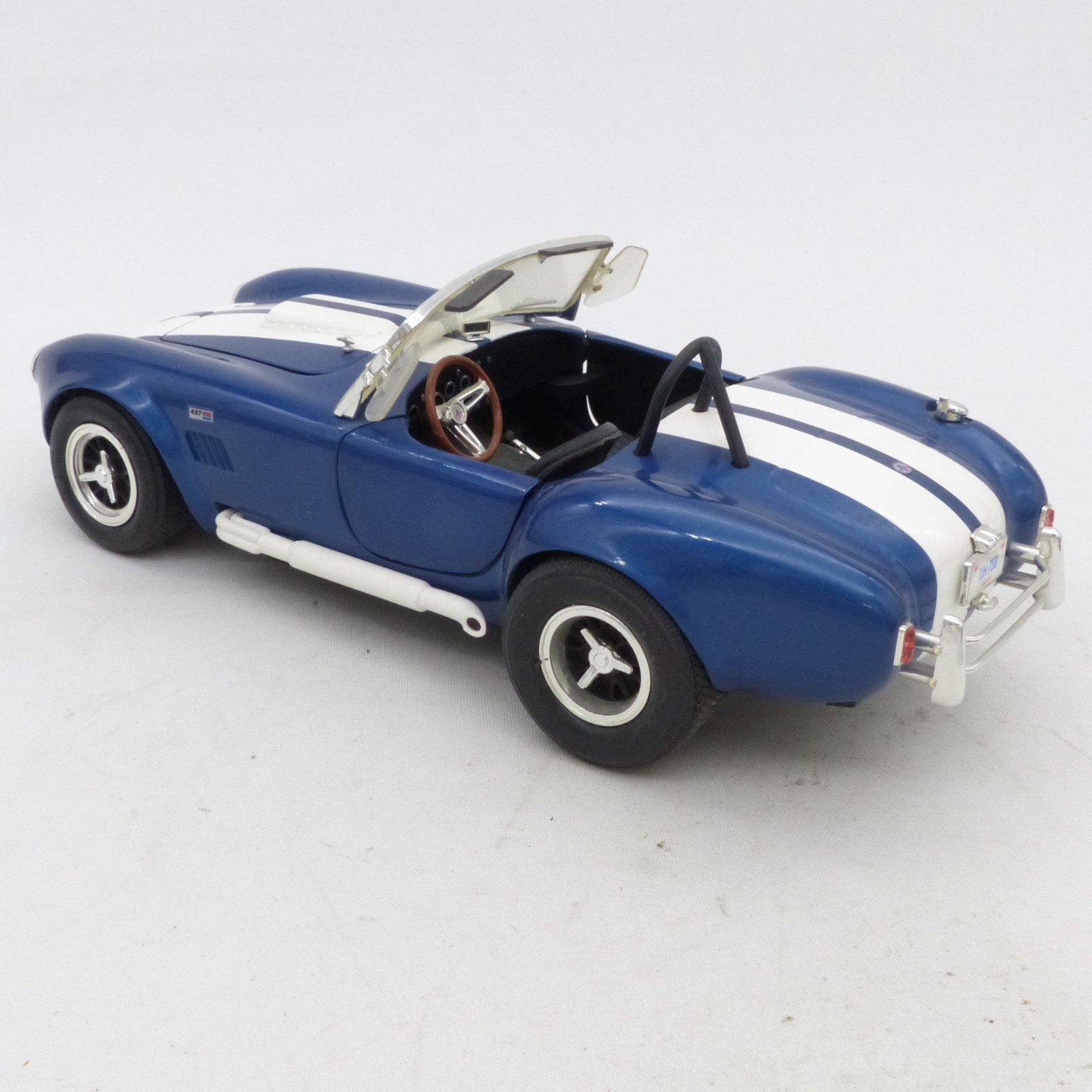 ERTL 1:18 Shelby Cobra 427 S/C blau/weiß in Tüte siehe Bilder o. EX8385 – Bild 4