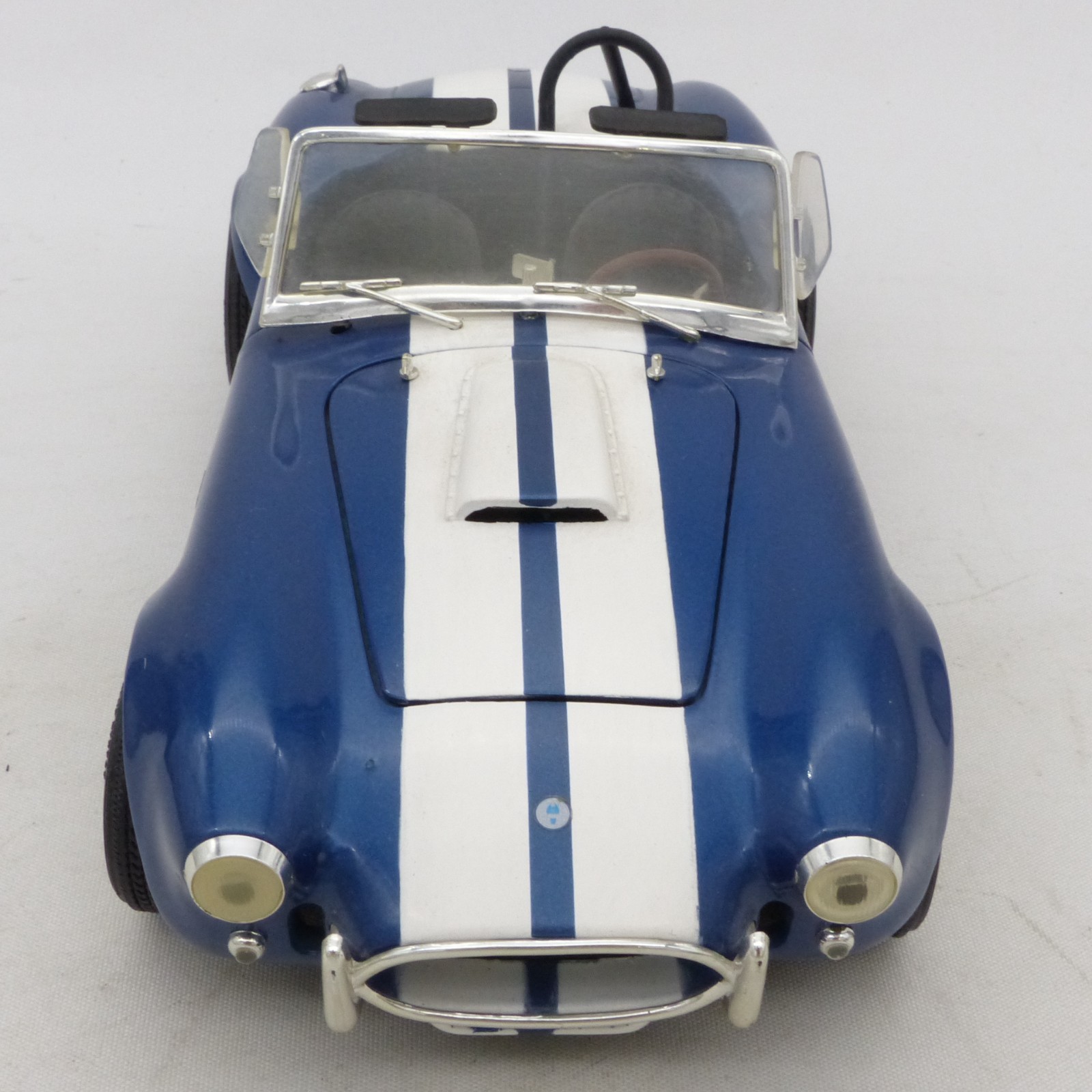 ERTL 1:18 Shelby Cobra 427 S/C blau/weiß in Tüte siehe Bilder o. EX8385