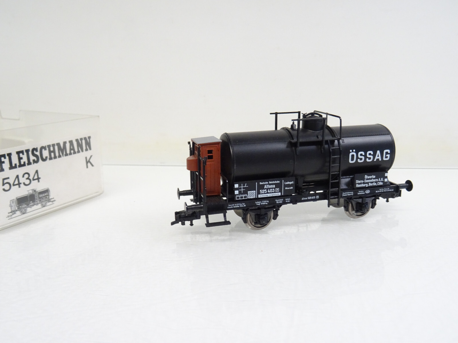 Fleischmann H0 5434K Kesselwagen ÖSSAG der DR in OVP LE1157