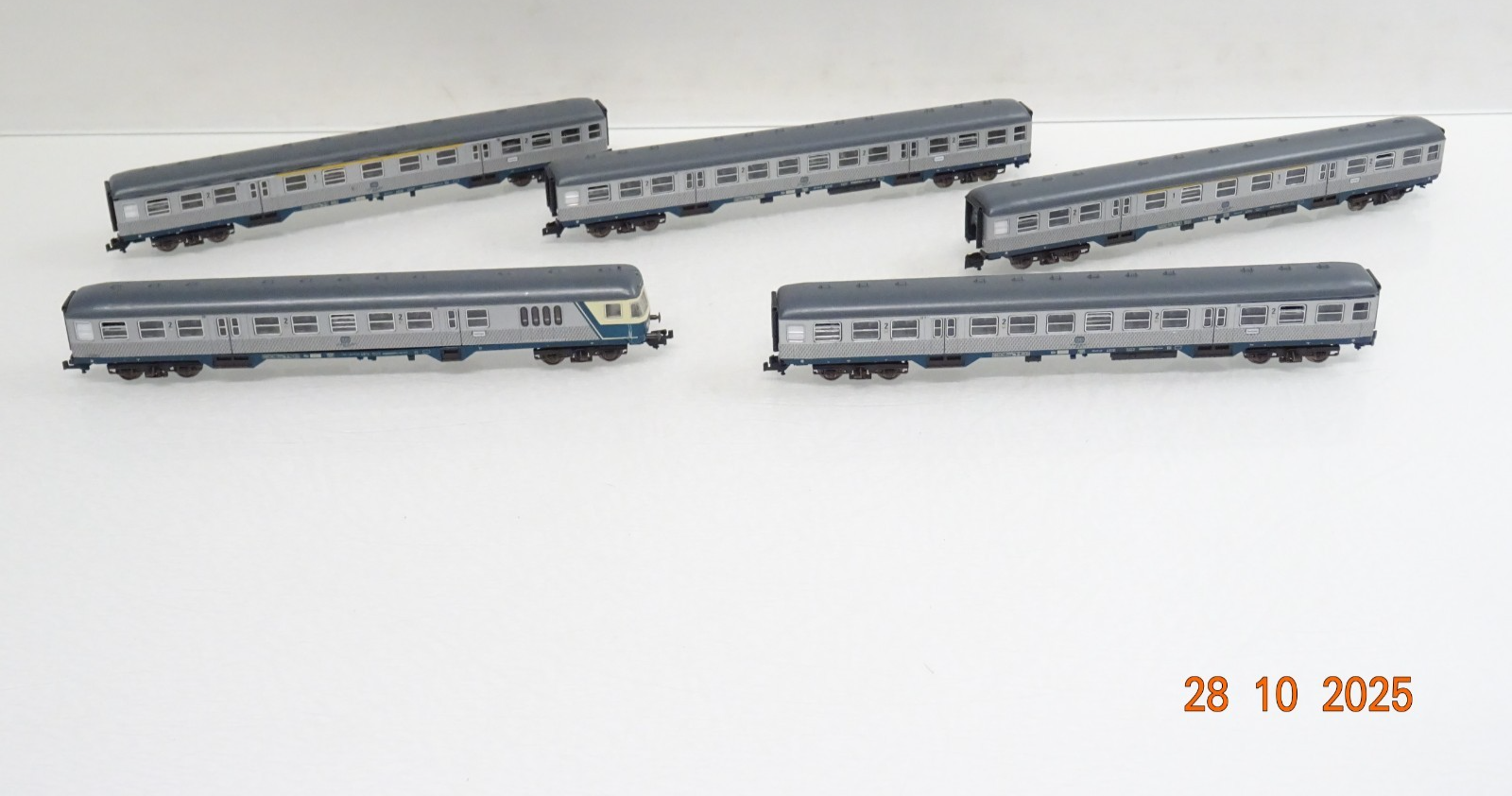 Fleischmann N Nahverkehrswagen 5 St. Silberling der DB JL3965 o.