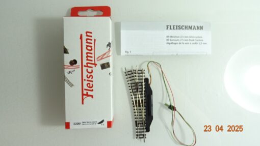 Fleischmann Spur N 22261 Elektrische Weiche links 15°siehe Foto in OVP CK7701