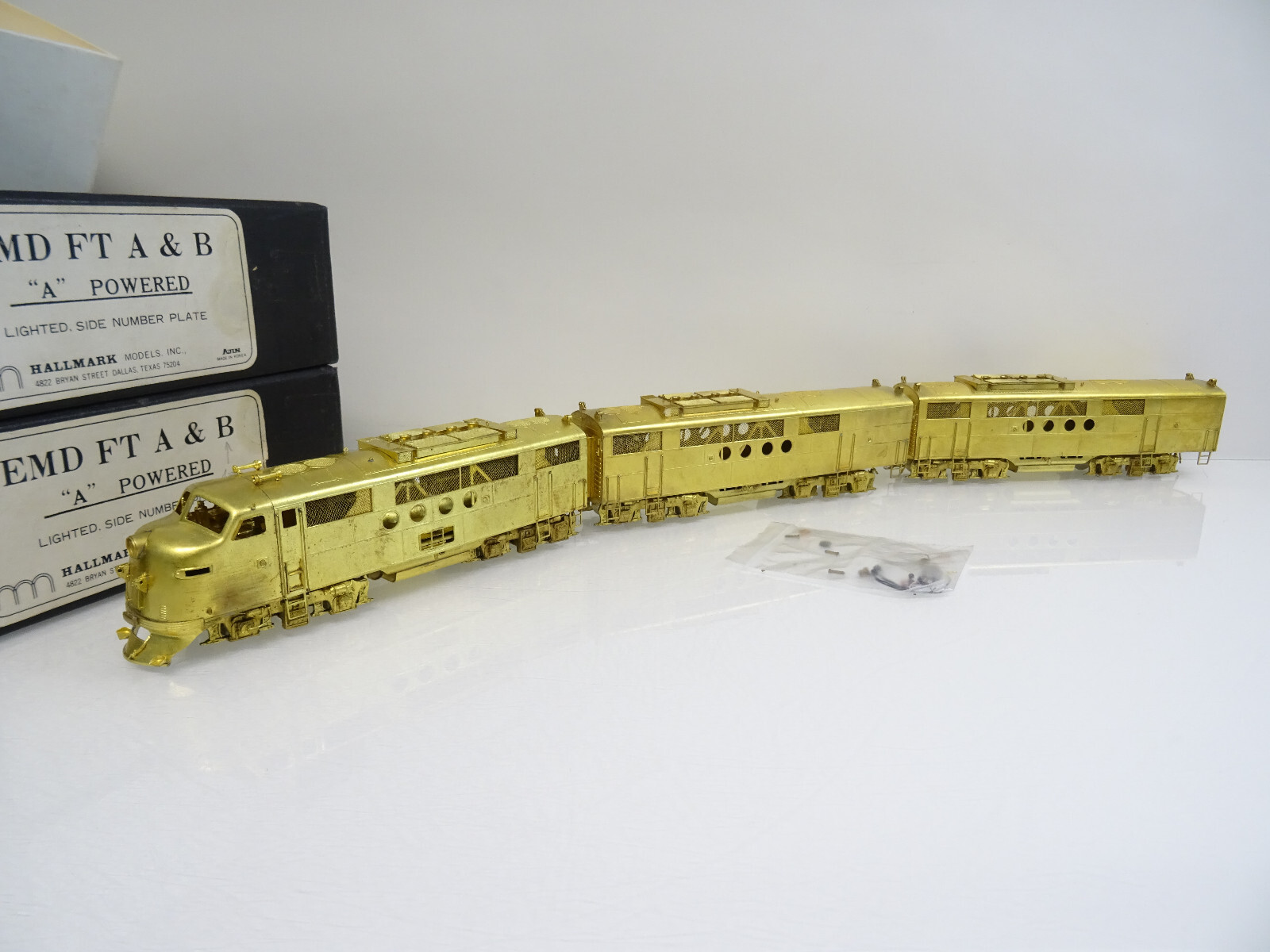 Hallmark H0 US Diesellok EMD FT A & 2x B-Unit Messing in OVP LE835