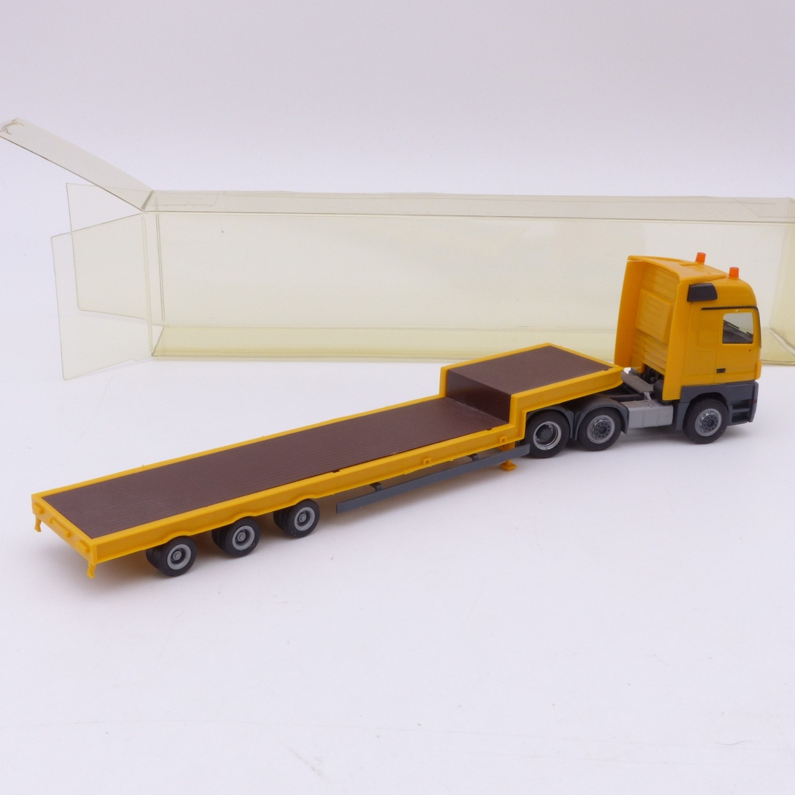 Herpa 1:87 153973 MB Actros Tieflade-Sattelzug Fried Speed in EVP EX8408 – Bild 3