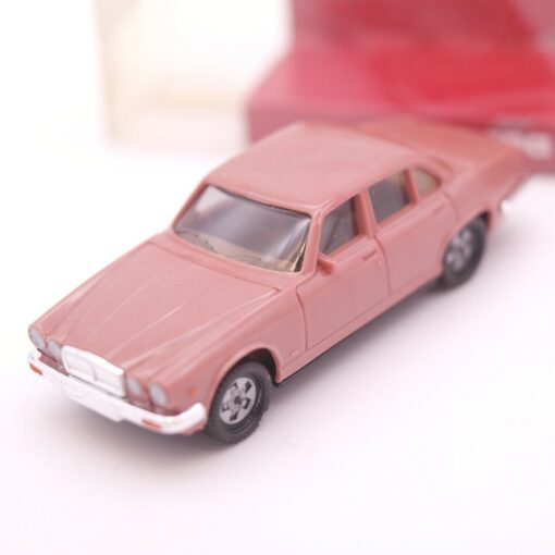 Herpa 1:87 Jaguar XJ 6 /12 in EVP RT2669