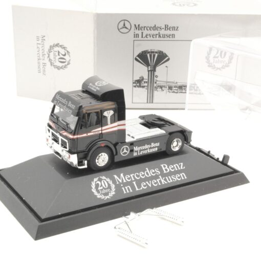 Herpa 1:87 Mercedes Benz Zugmaschine in Leverkusen 20 Jahre in OVP QR5839