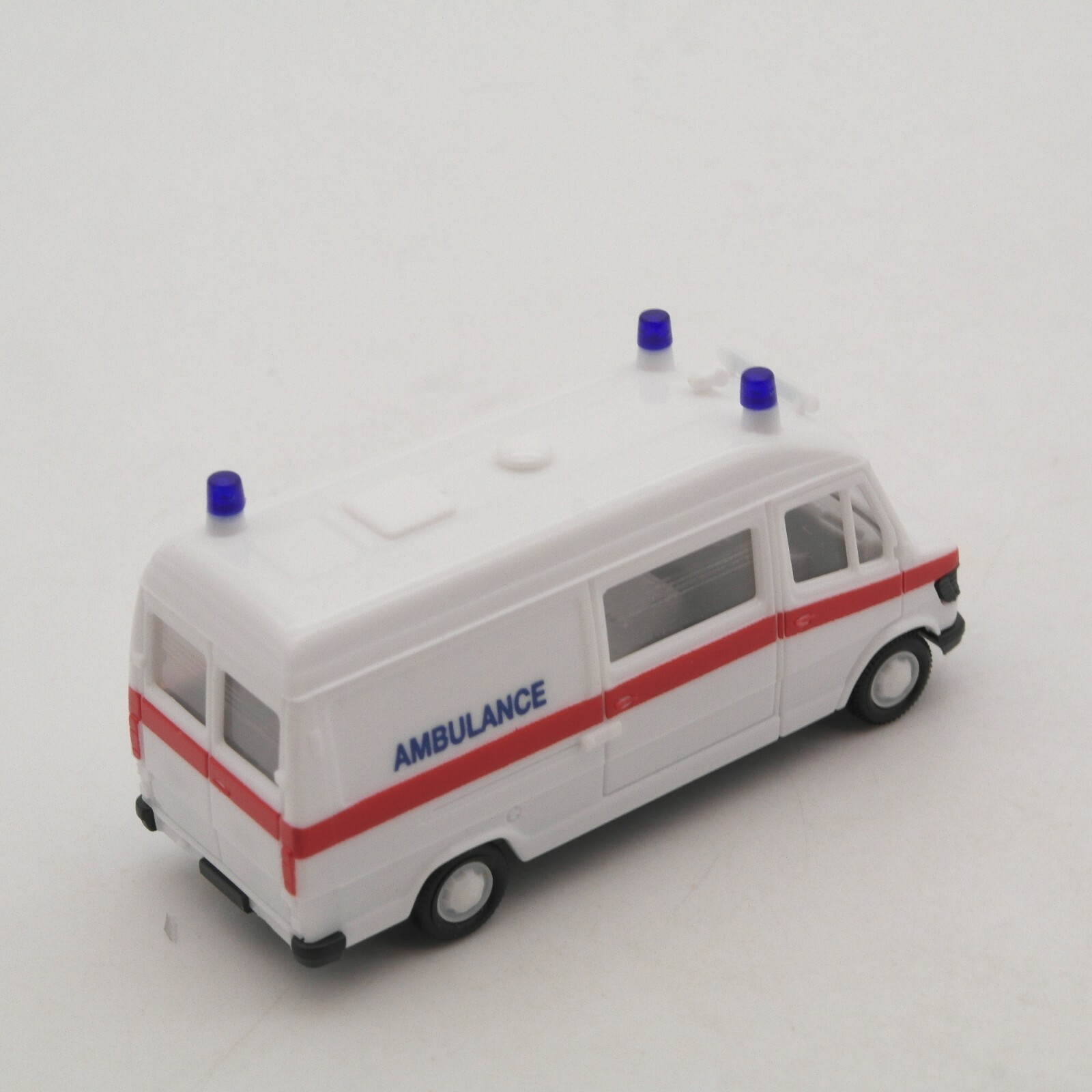 Herpa 1:87 Schnäppchen ! MB 207 D Ambulance, siehe Bilder o. RI2577 – Bild 3