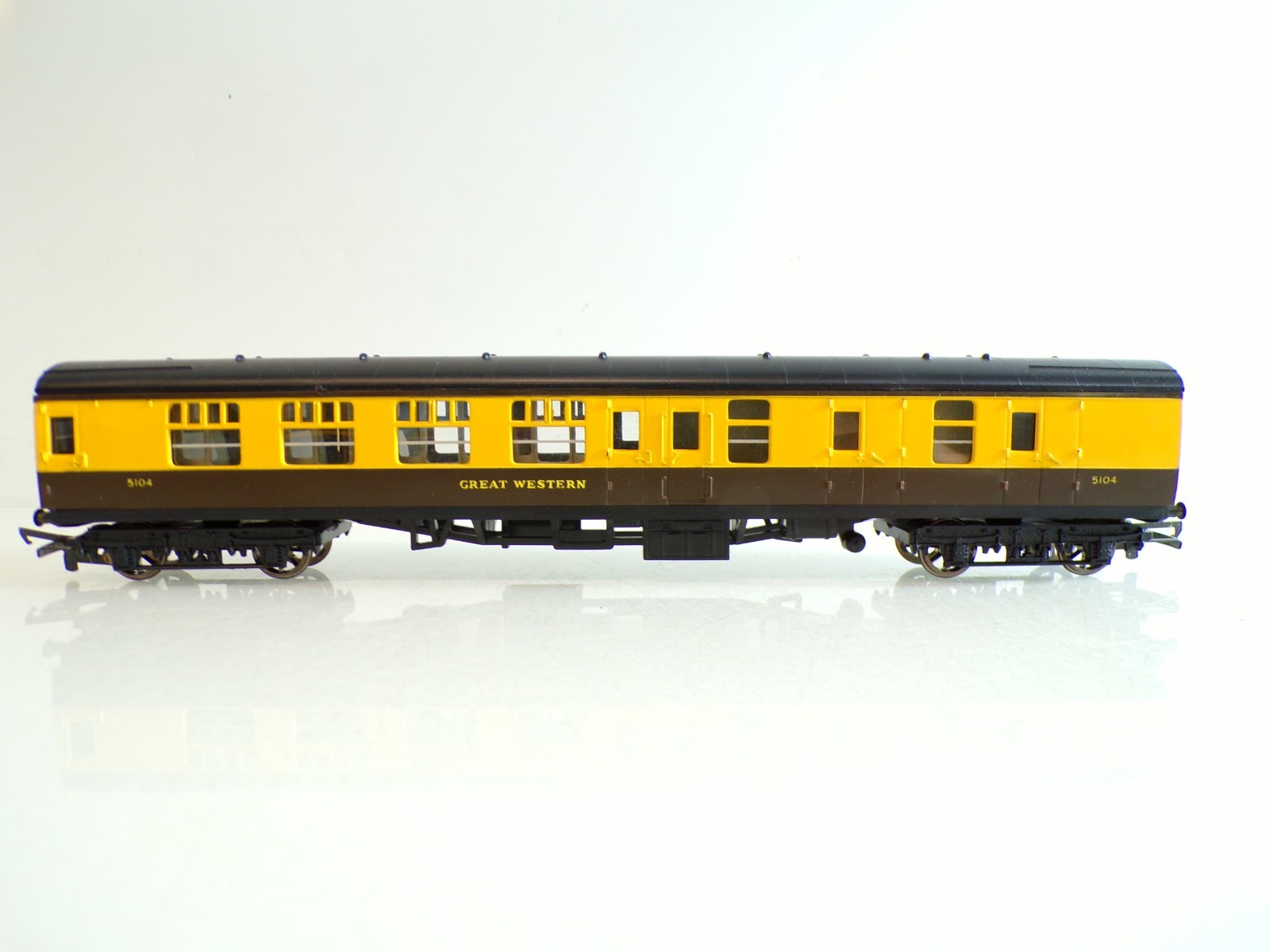 Hornby H0/00 Personenwagen Gepäckabt. 5104 der Great Western BH1044 o.