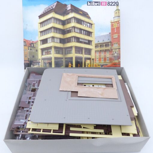 Kibri H0 Bausatz 8220 Wohn- und Geschäftshaus in OVP EX7639 – Bild 3