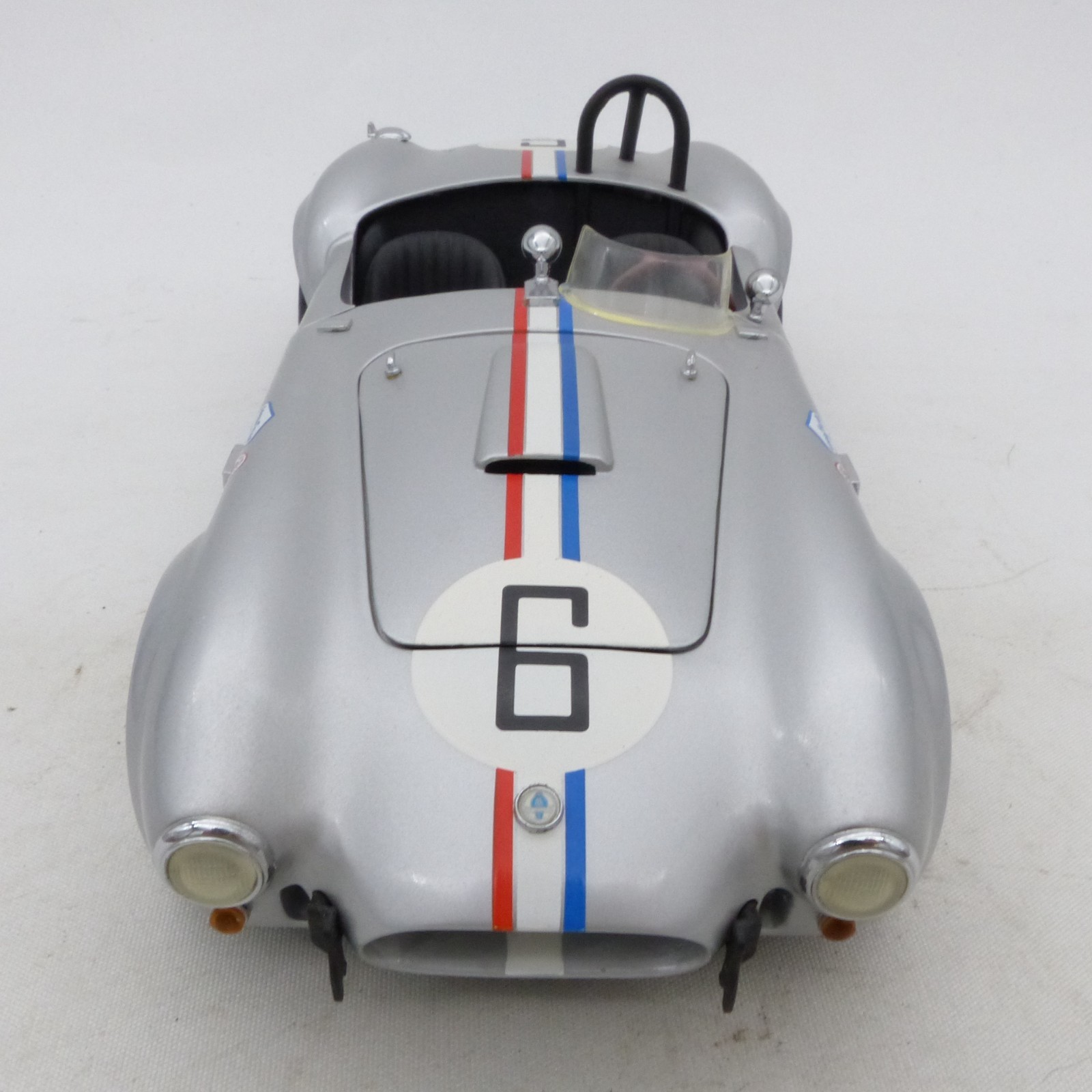 Kyosho 1:18 Shelby Cobra 427 S/C #6 silber in Tüte siehe Bilder o. EX8388