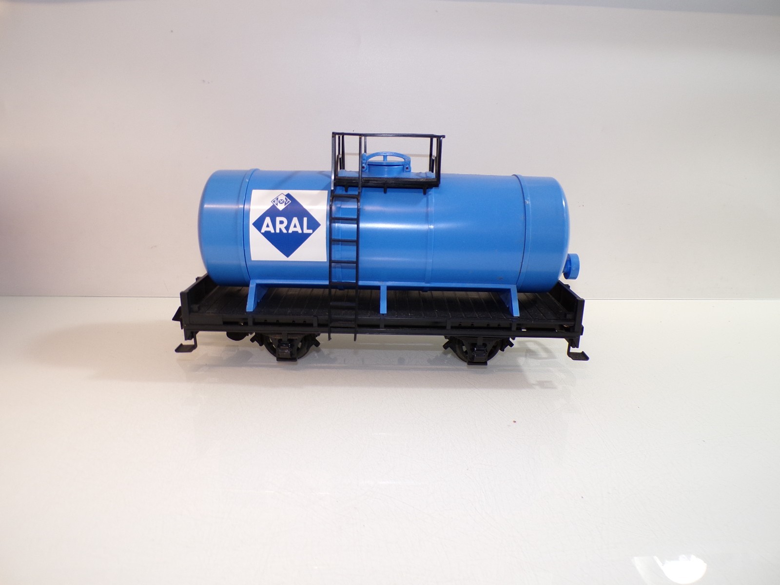 LGB Spur G 4040 Aral Kesselwagen siehe Foto in OVP PK3012