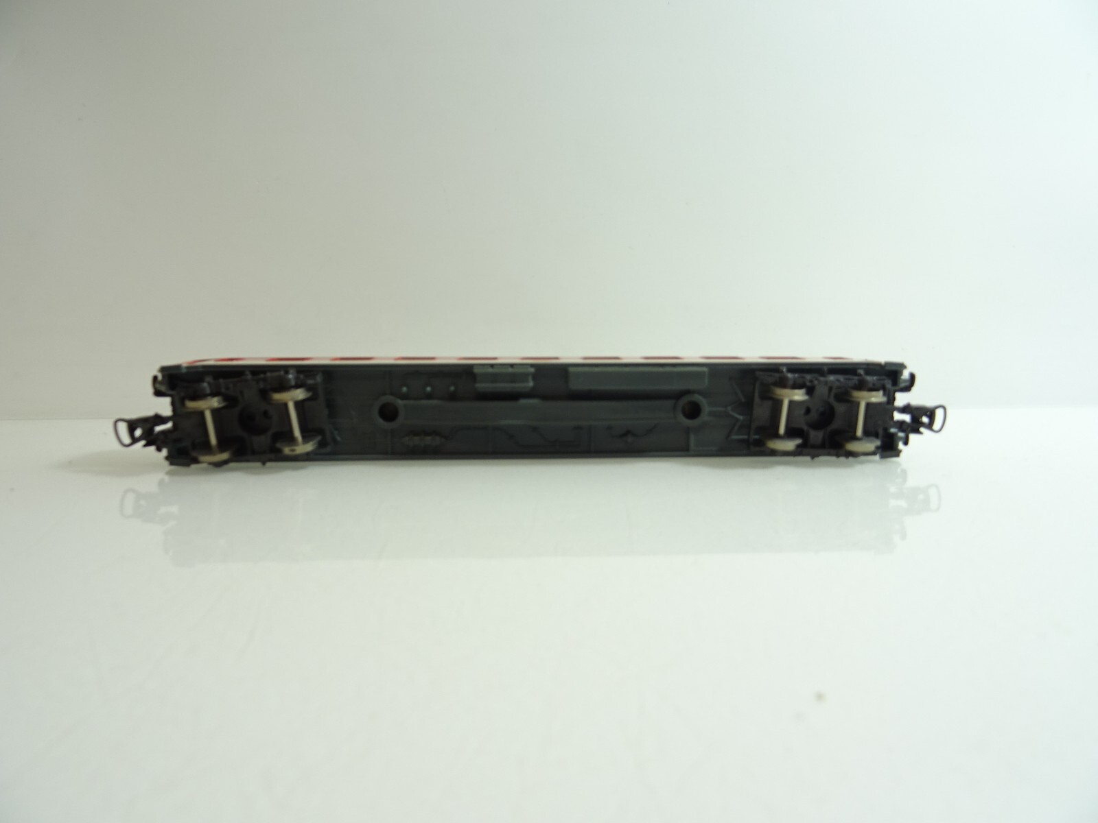 Lima H0 Personenwagen 1. Klasse der DB in EVP TF713 – Bild 4