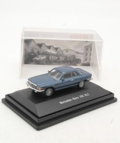 Märklin 1:87 Mercedes Benz 350 SLC das Werk in PC Box RR3718