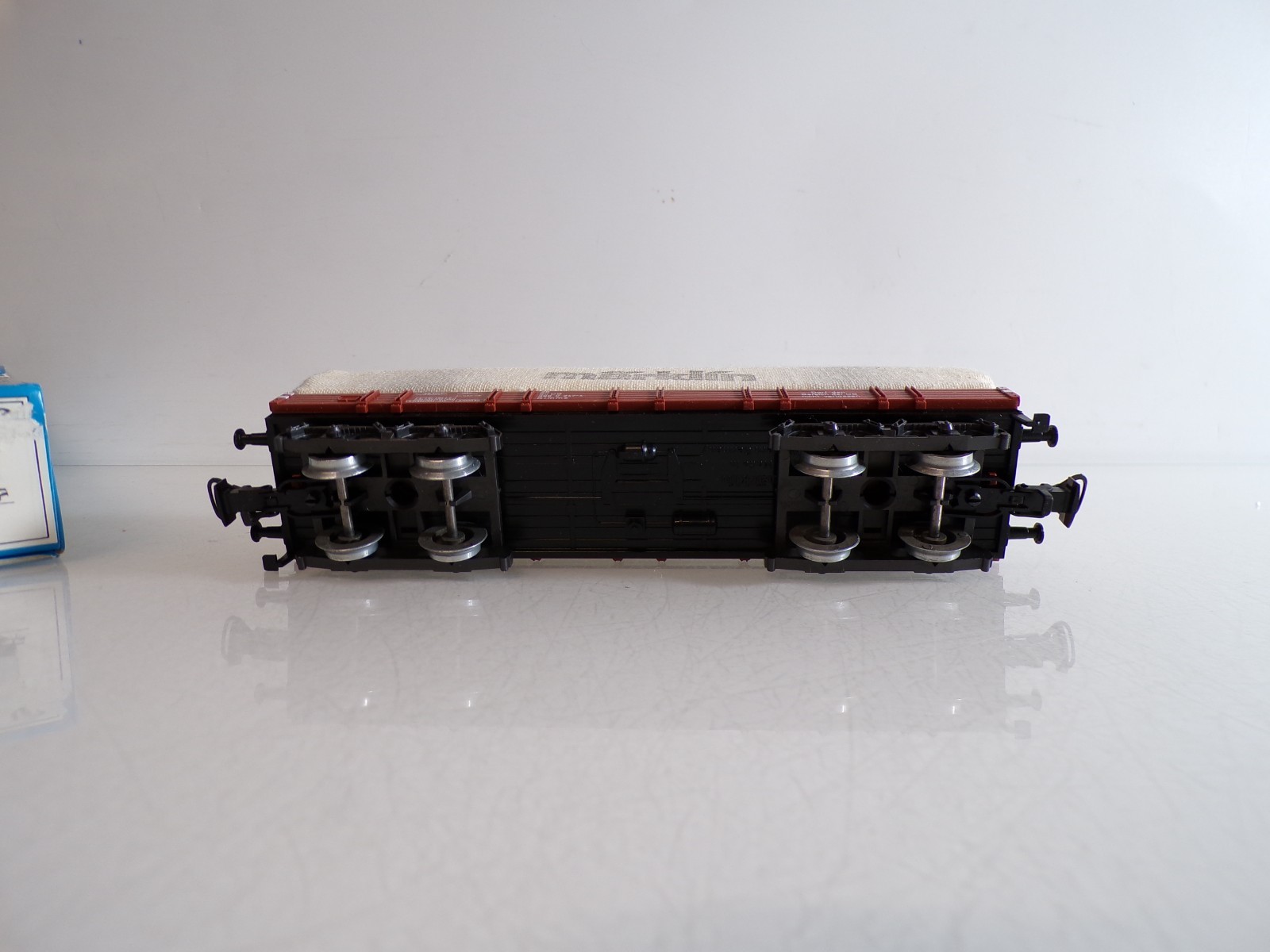 Märklin H0 4475 Niederbordwagen mit Plane der DB in OVP BH1596 – Bild 4