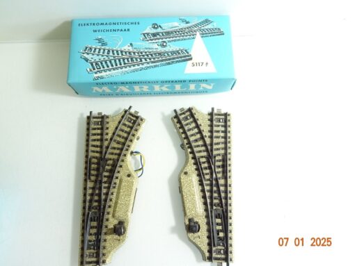 Märklin H0 5117 elekt. Weichenpaar siehe Foto in OVP CK5180