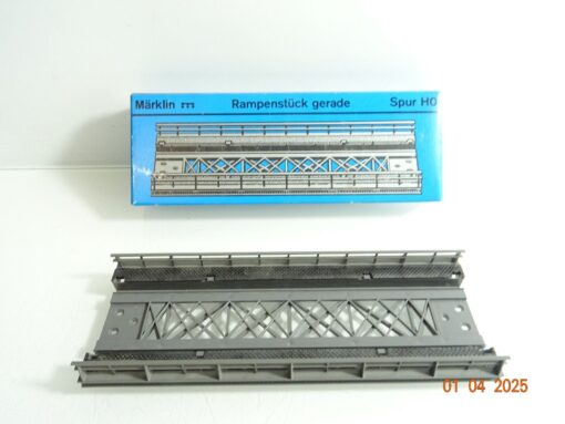 Märklin H0 7268 Rampenstück gerade siehe Foto in OVP CK7184