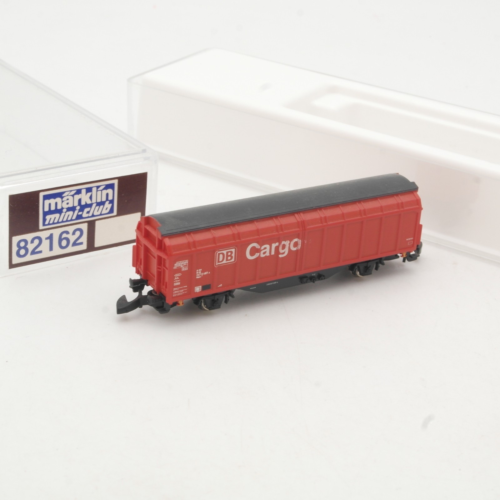 Märklin mini-club Z gedeckter Güterwagen der DB Cargo in EVP RR5449