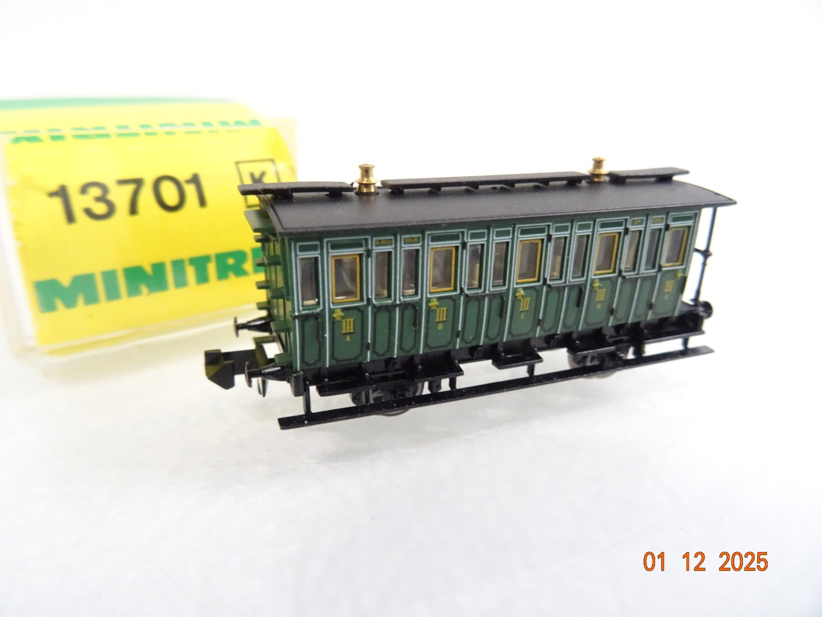Minitrix N 13701 Post-Abteilwagen 3.Klasse der KBayStsE in OVP RR5162