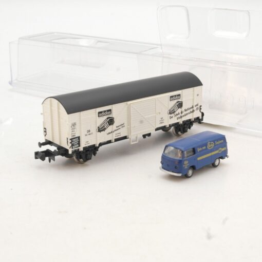 Minitrix N 153371 gedeckter Güterwagen adidas der DB in OVP QR3327