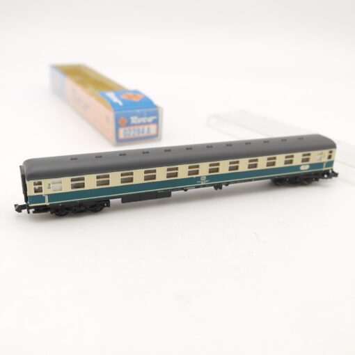 Minitrix N Personenwagen 2. Klasse 51 80 22-70 194-1 der DB in EVP RR2138 – Bild 3