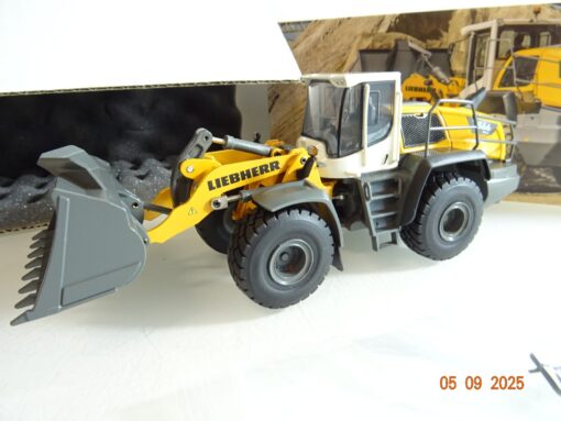 NZG 1:50 2449/11 Liebherr Radlader L 566 Wheel loader in OVP RR3251