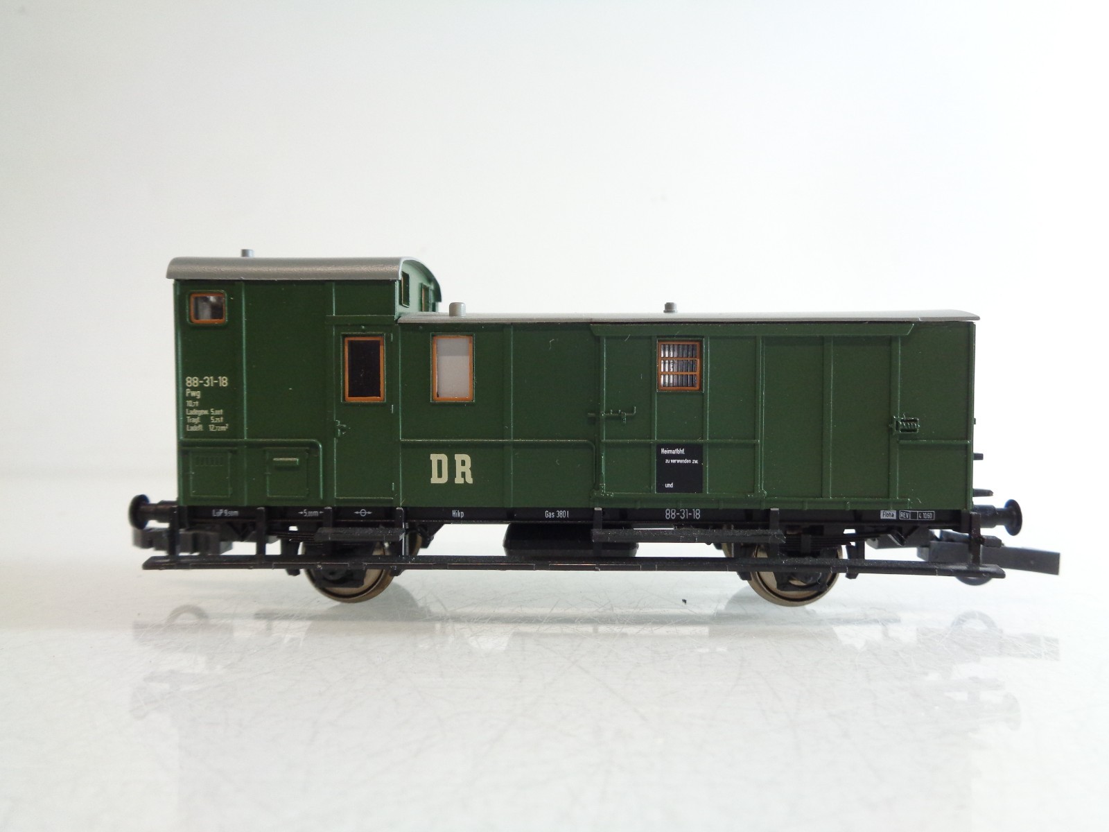 Piko H0 Gepäckwagen der DR BH973 o.