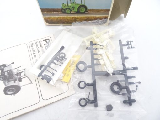 Preiser H0 Bausatz 4.0600 Hanomag R 45 Traktor für Zirkuswagen in OVP RR1428 – Bild 3
