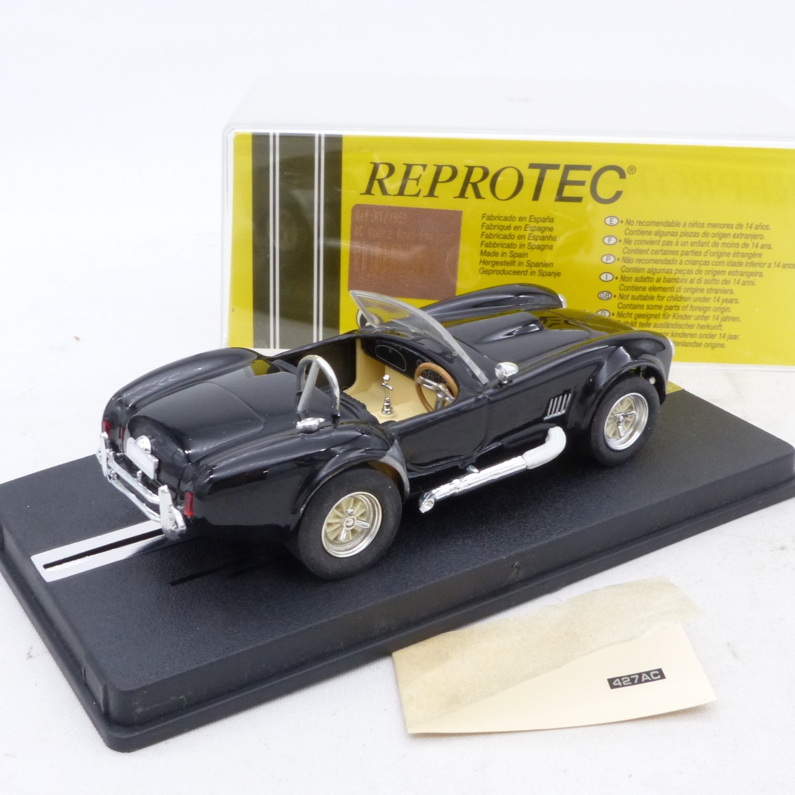 Reprotec 1:32 RT/1953 AC Cobra Road England in PC-Box EX8317 – Bild 3