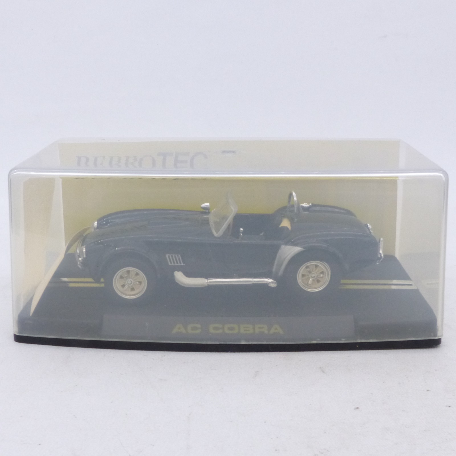 Reprotec 1:32 RT/1953 AC Cobra Road England in PC-Box EX8317 – Bild 4