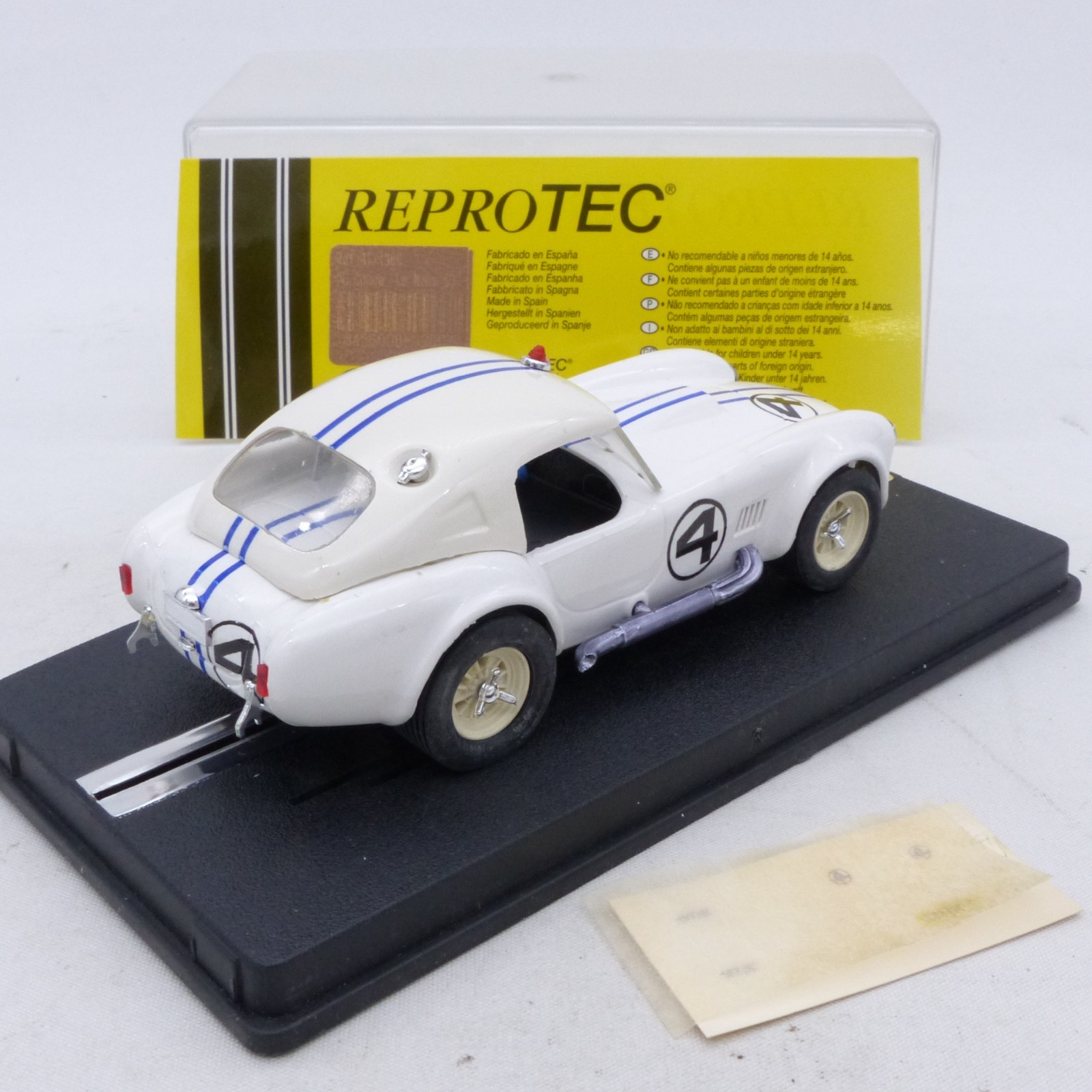 Reprotec 1:32 RT/1966 AC Cobra #4 Le Mans 1963 in PC-Box EX8322 – Bild 3