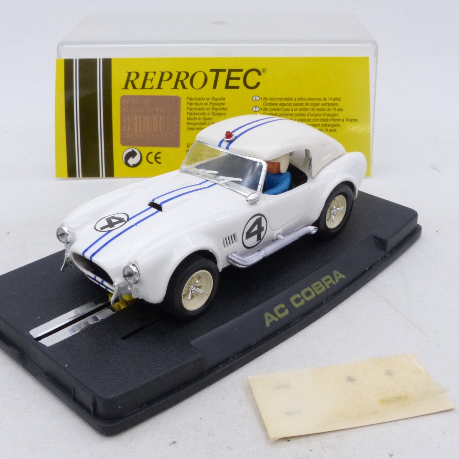 Reprotec 1:32 RT/1966 AC Cobra #4 Le Mans 1963 in PC-Box EX8322
