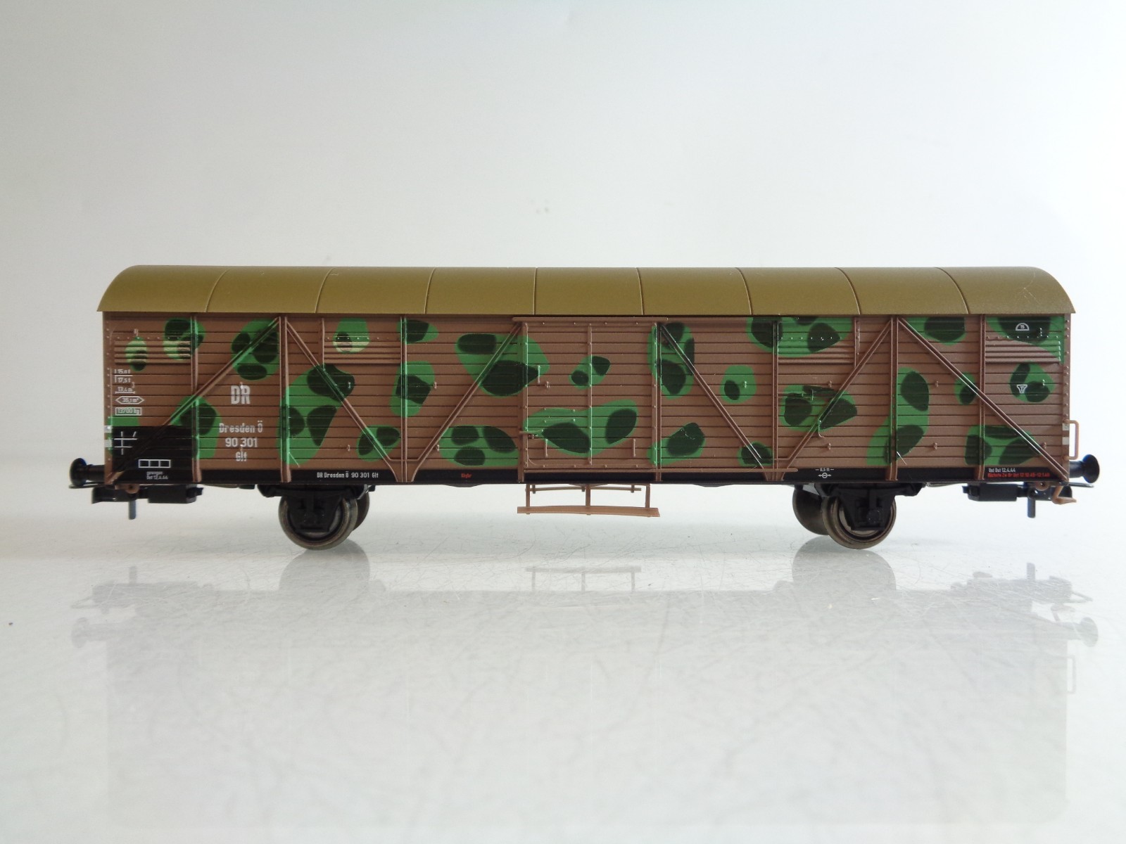 Rivarossi H0 HR6041 gedeckter Güterwagen Militär der DR BH1007 o. – Bild 3