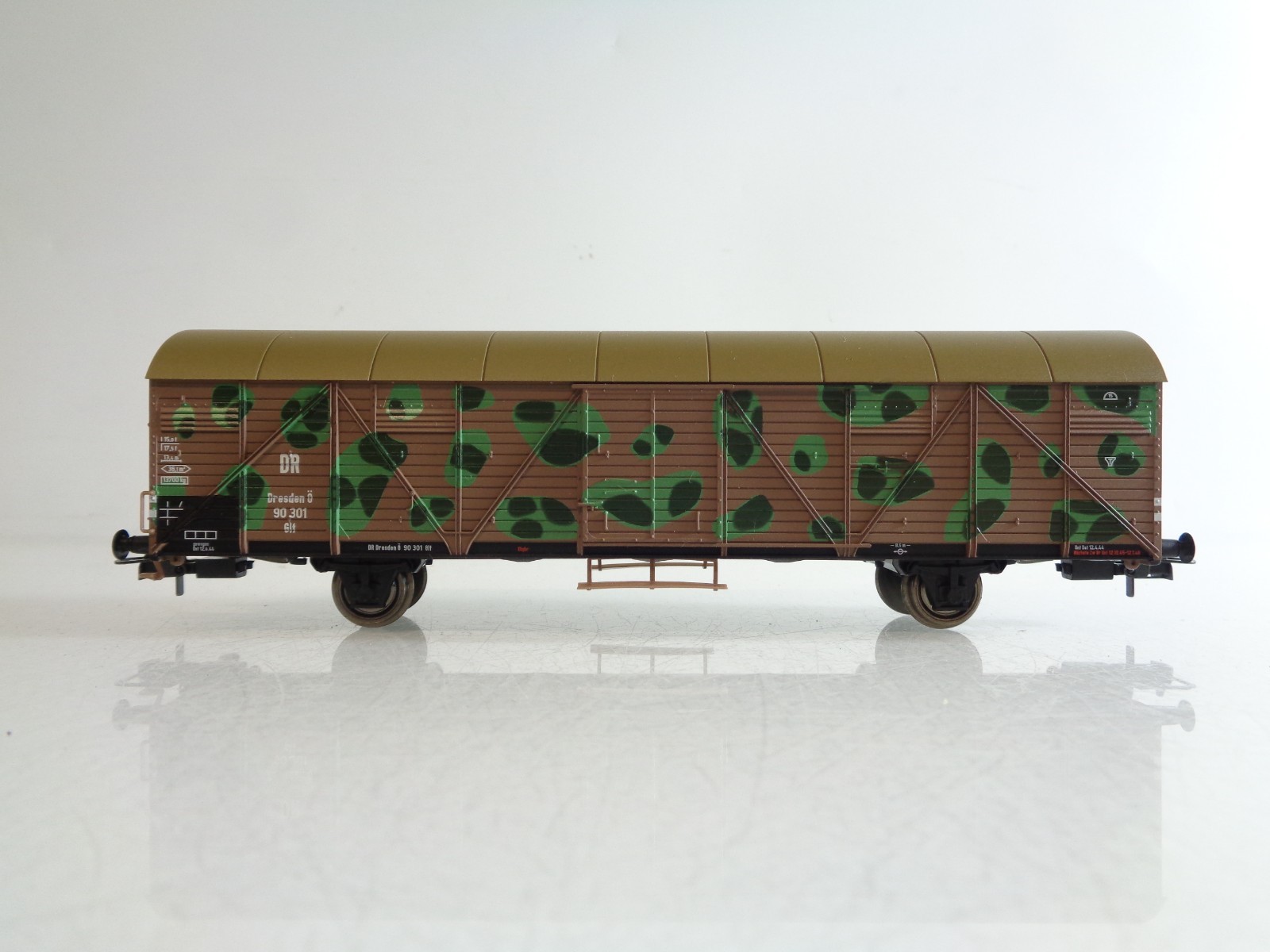 Rivarossi H0 HR6041 gedeckter Güterwagen Militär der DR BH1007 o.