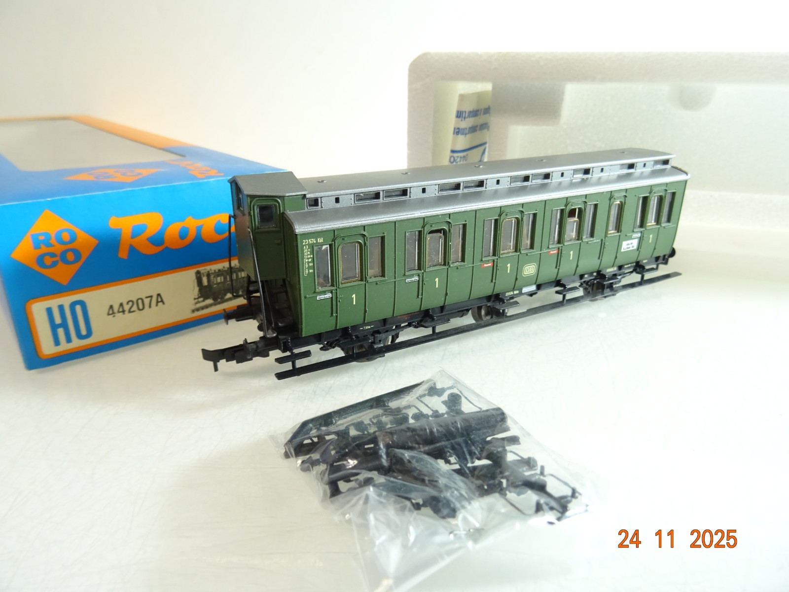 Roco H0 AC 44207A Personenwagen mit Bremserhaus 1.Kl. der DB in OVP RR4778