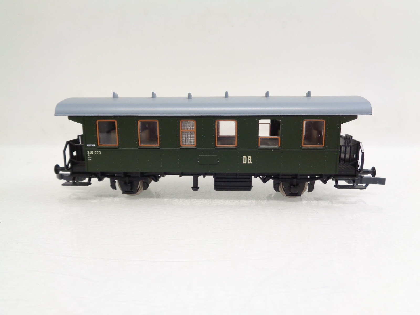 Roco H0 Plattformwagen 340-229 der DR BH951 o. – Bild 3