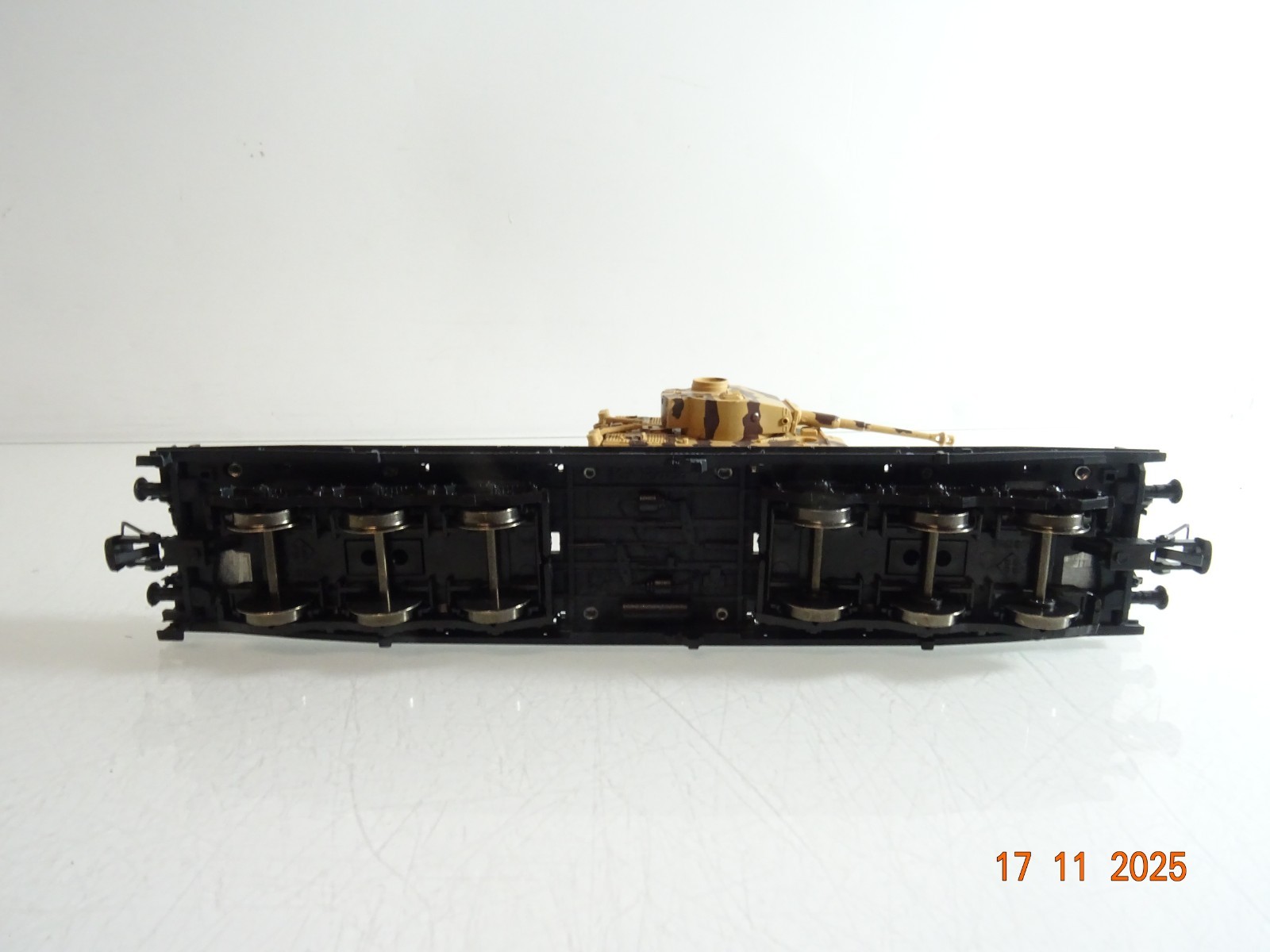 Roco H0 Schwerlastwagen 486 3 202-6 mit Panzer der DB RR4619 o. – Bild 5