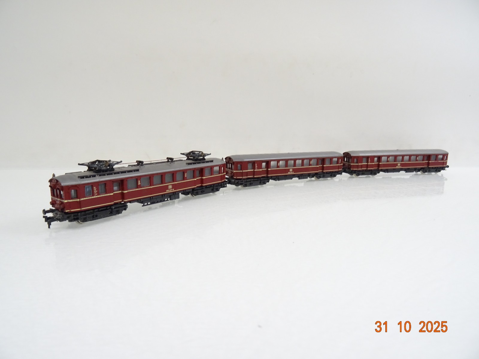 Roco N 02160 A Elektro-Triebzug BR 485/885 mit Zwischenwagen der DB JL3989 o.