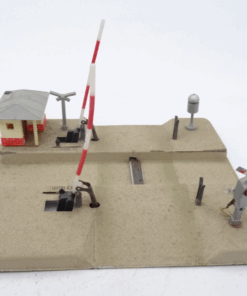 Schnäppchen H0 Bahnübergang mit Schranken ca 19 x 16 cm, siehe Bilder RR1274 o.