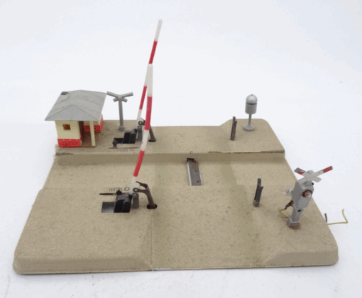 Schnäppchen H0 Bahnübergang mit Schranken ca 19 x 16 cm, siehe Bilder RR1274 o.