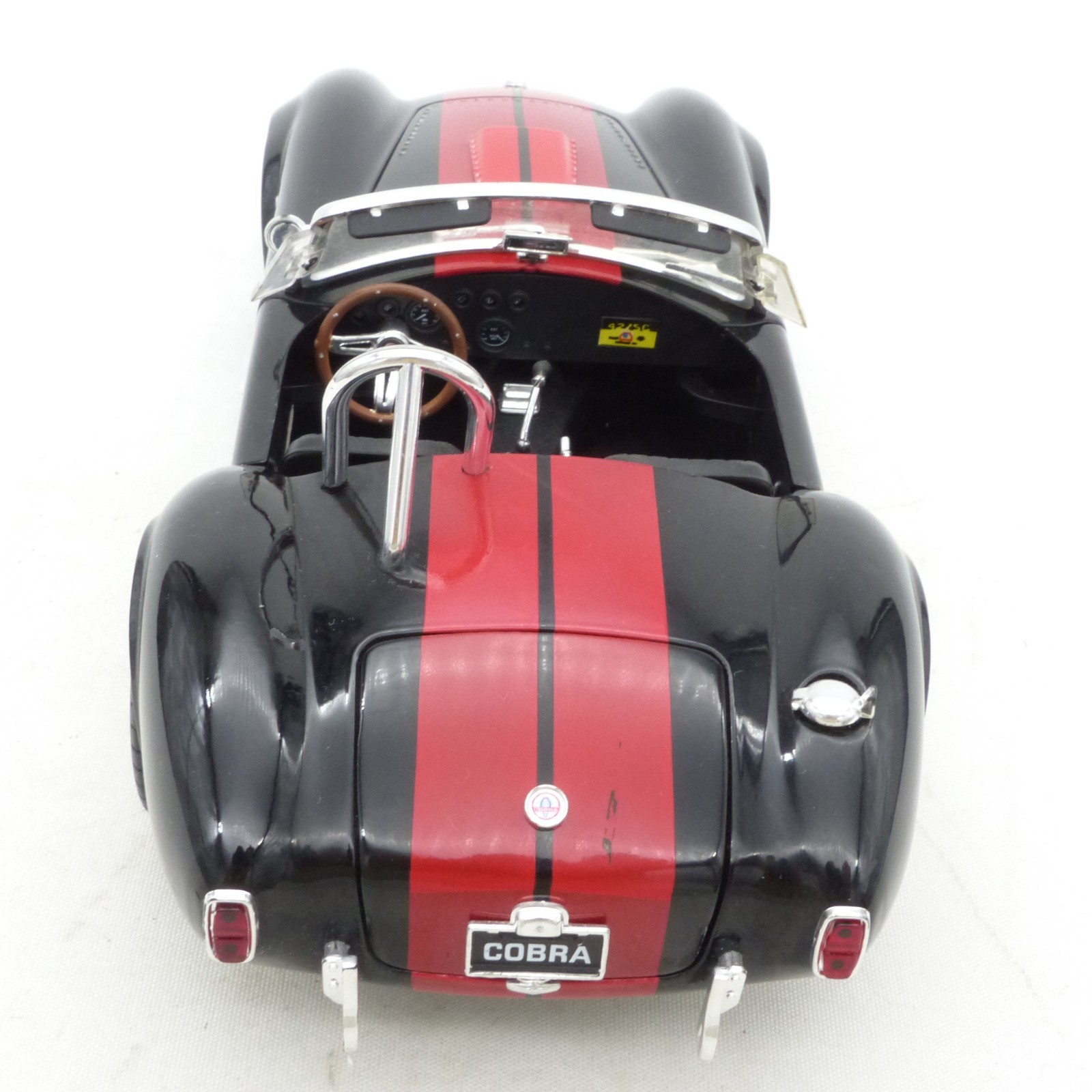 Shelby Collectibles Inc. 1:18 Shelby Cobra 427 S/C schwarz/rot in Tüte o. EX8440 – Bild 4